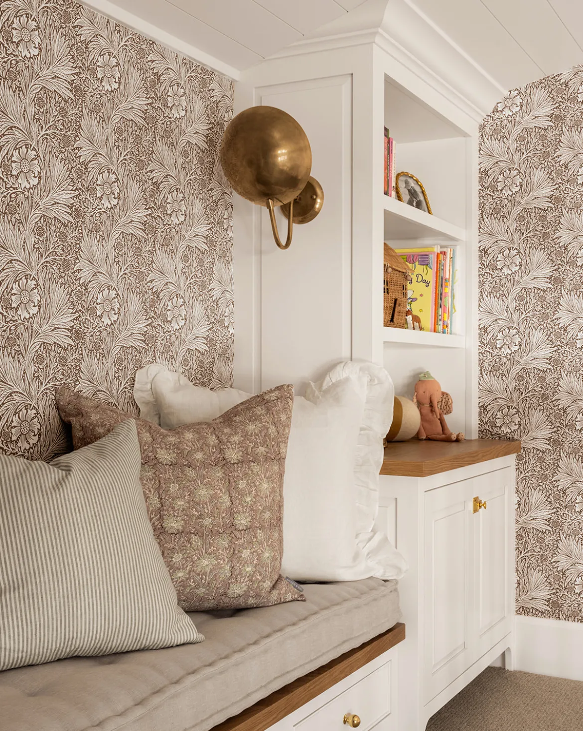 Aldorno Sconce