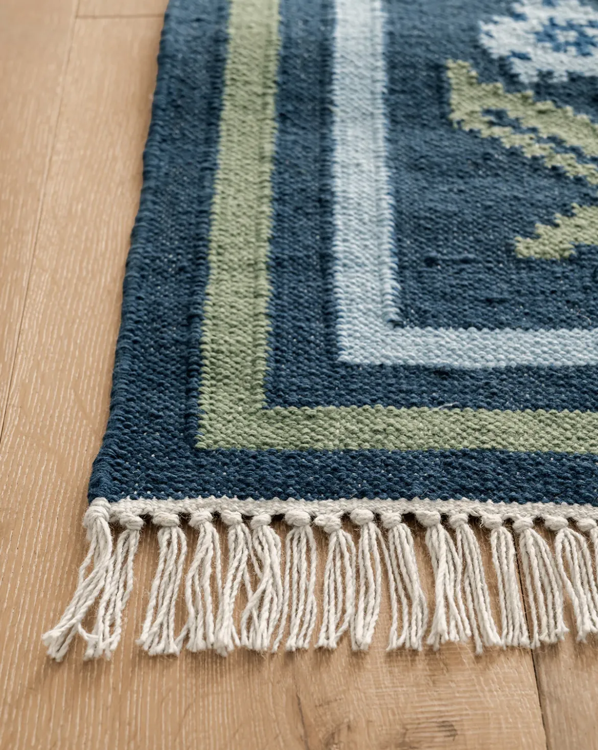 Aldridge Handwoven Indoor/Outdoor Rug