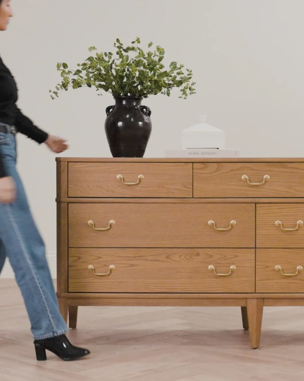 Alessandra Dresser