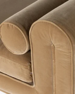 Ashlyn Bench