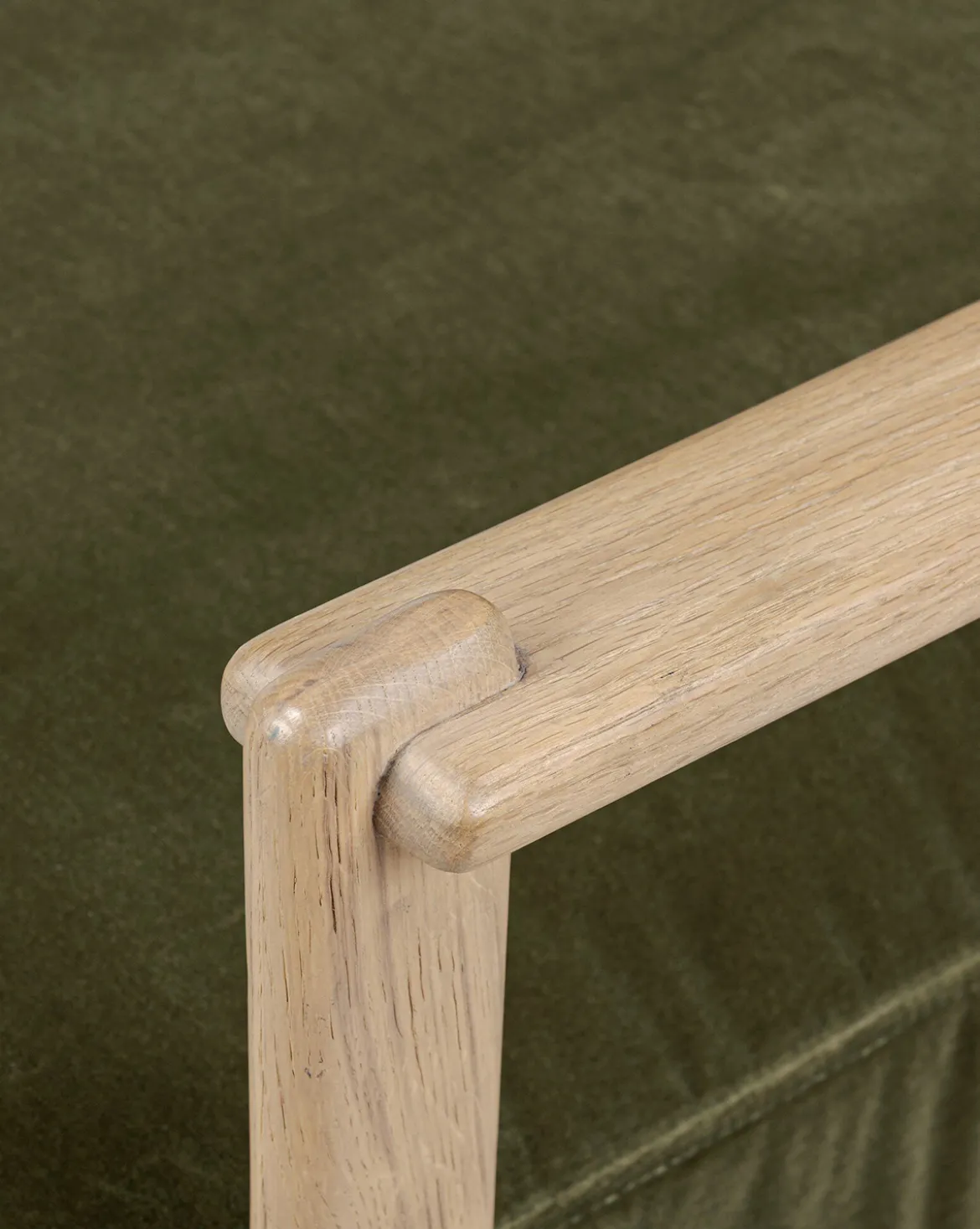 Athena Lounge Chair