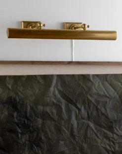 24" Cabinet Maker's Picture Light