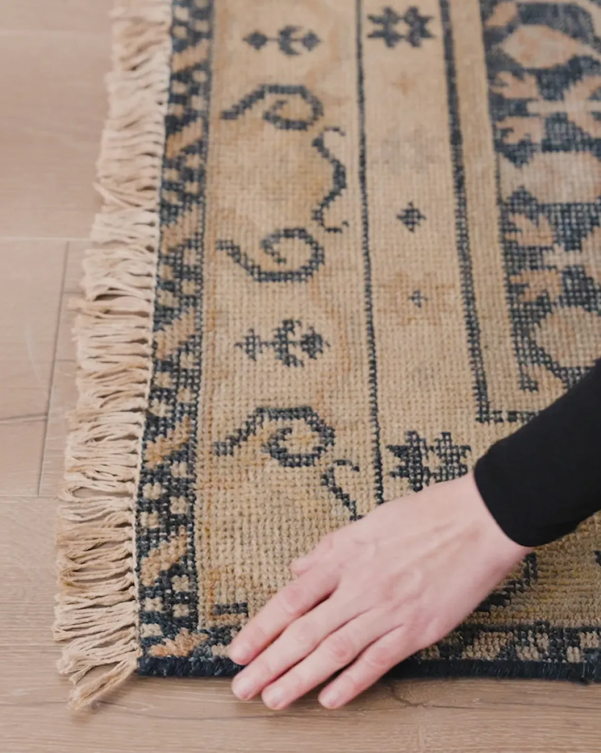 Campanella Hand-Knotted Wool Rug