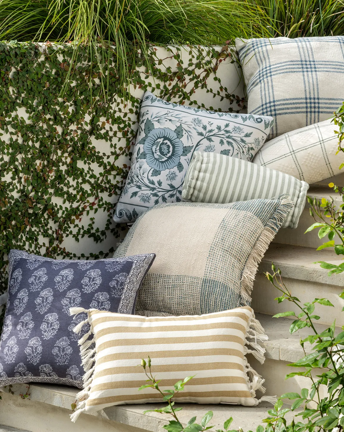 Conlin Indoor/Outdoor Pillow