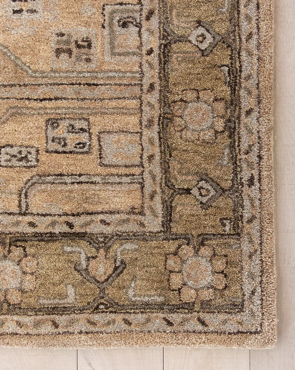 Ellington Fawn Hand-Tufted Wool Rug