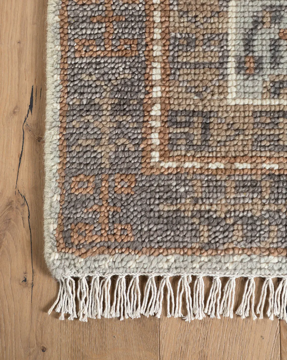 Estrella Hand-Knotted Wool Rug