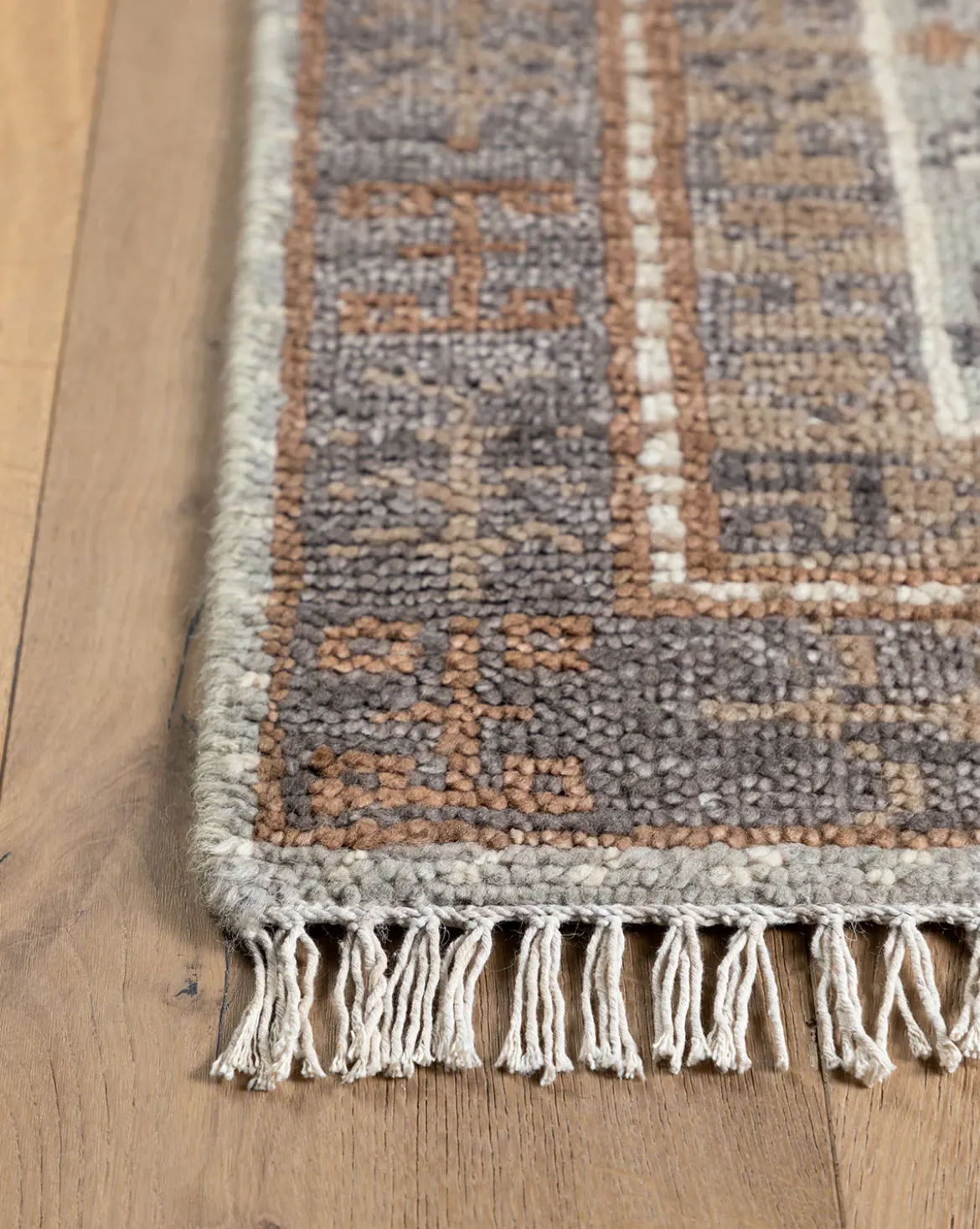 Estrella Hand-Knotted Wool Rug