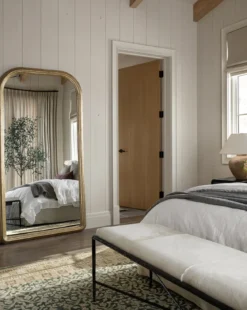 Giada Floor Mirror