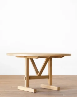 Giselle Round Table