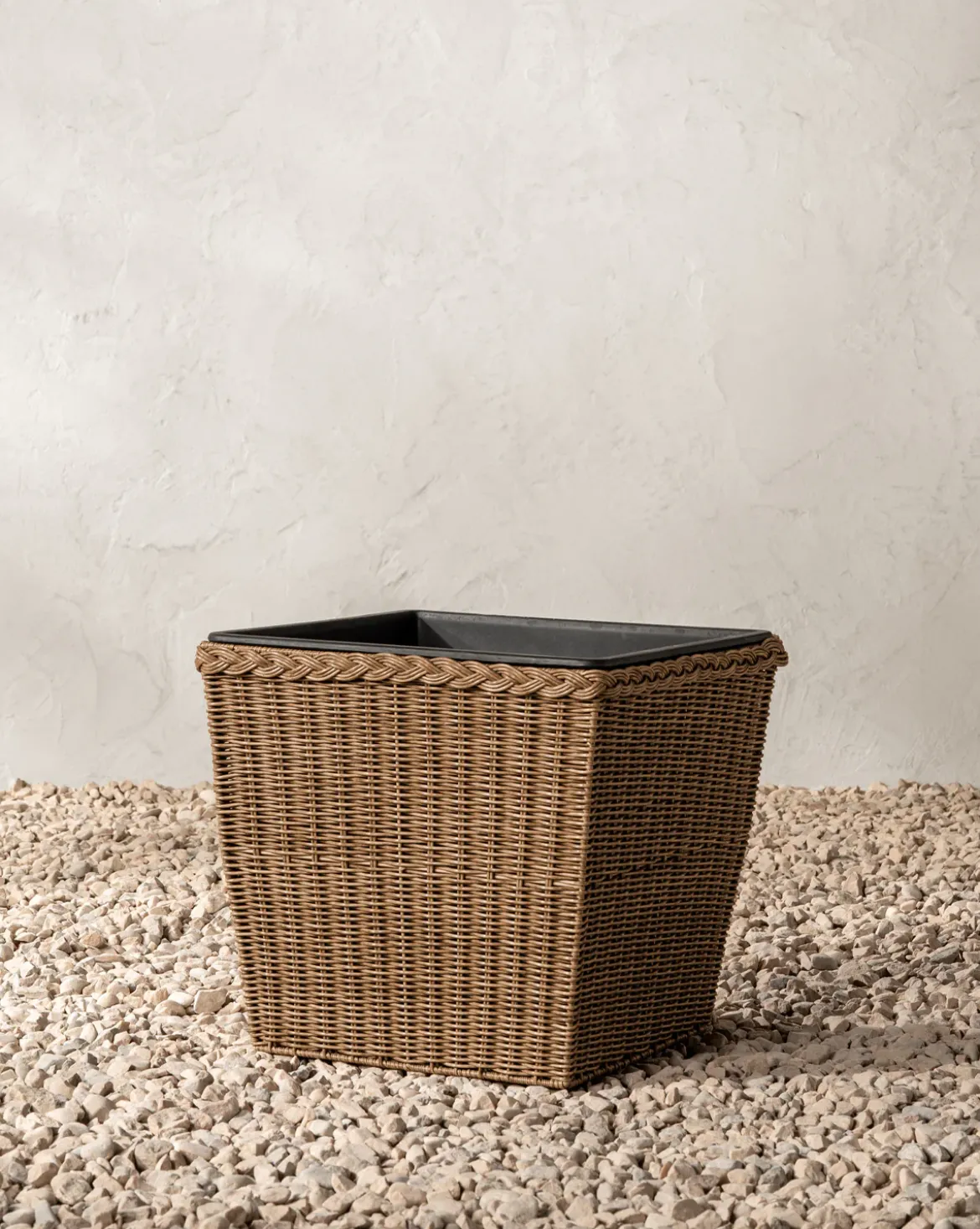 Haviland Indoor/Outdoor Woven Planter