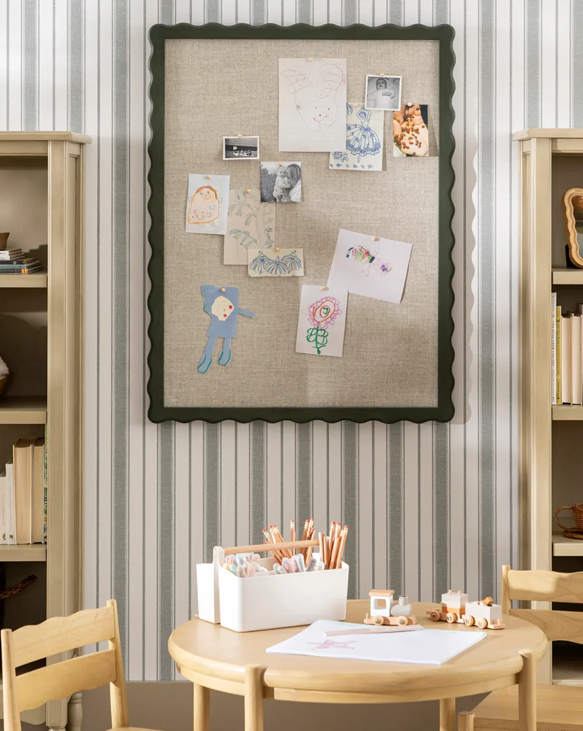 Laverde Pin Board