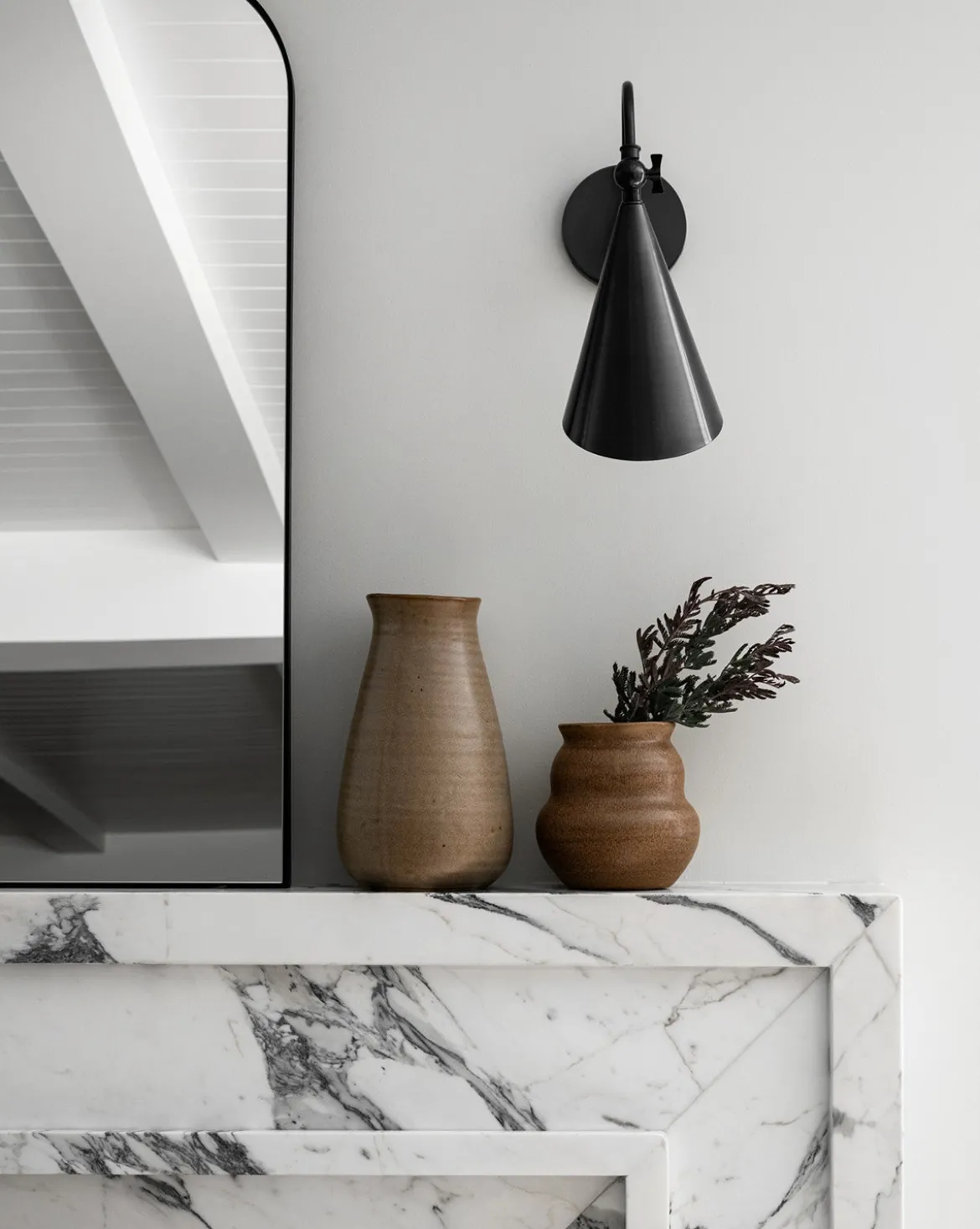 Lupe Sconce