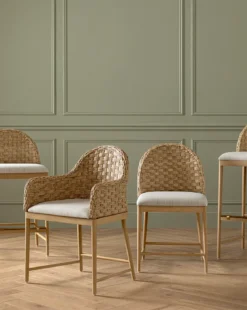 Molly Stool