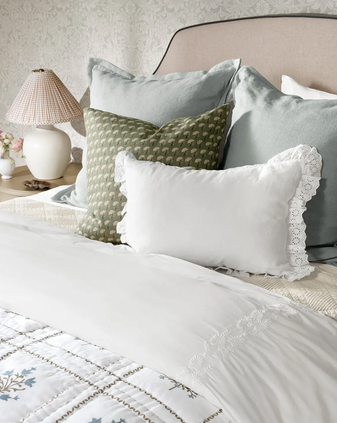 Pavarti Floral Pillow Cover