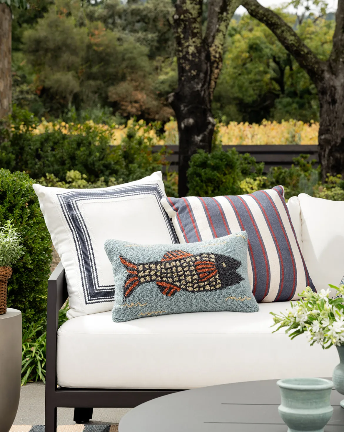Poisson Indoor/Outdoor Pillow