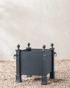 Saracen Outdoor Planter