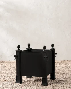 Saracen Outdoor Planter