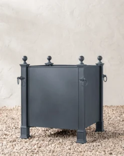 Saracen Outdoor Planter