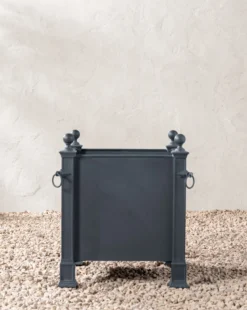 Saracen Outdoor Planter