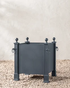 Saracen Outdoor Planter