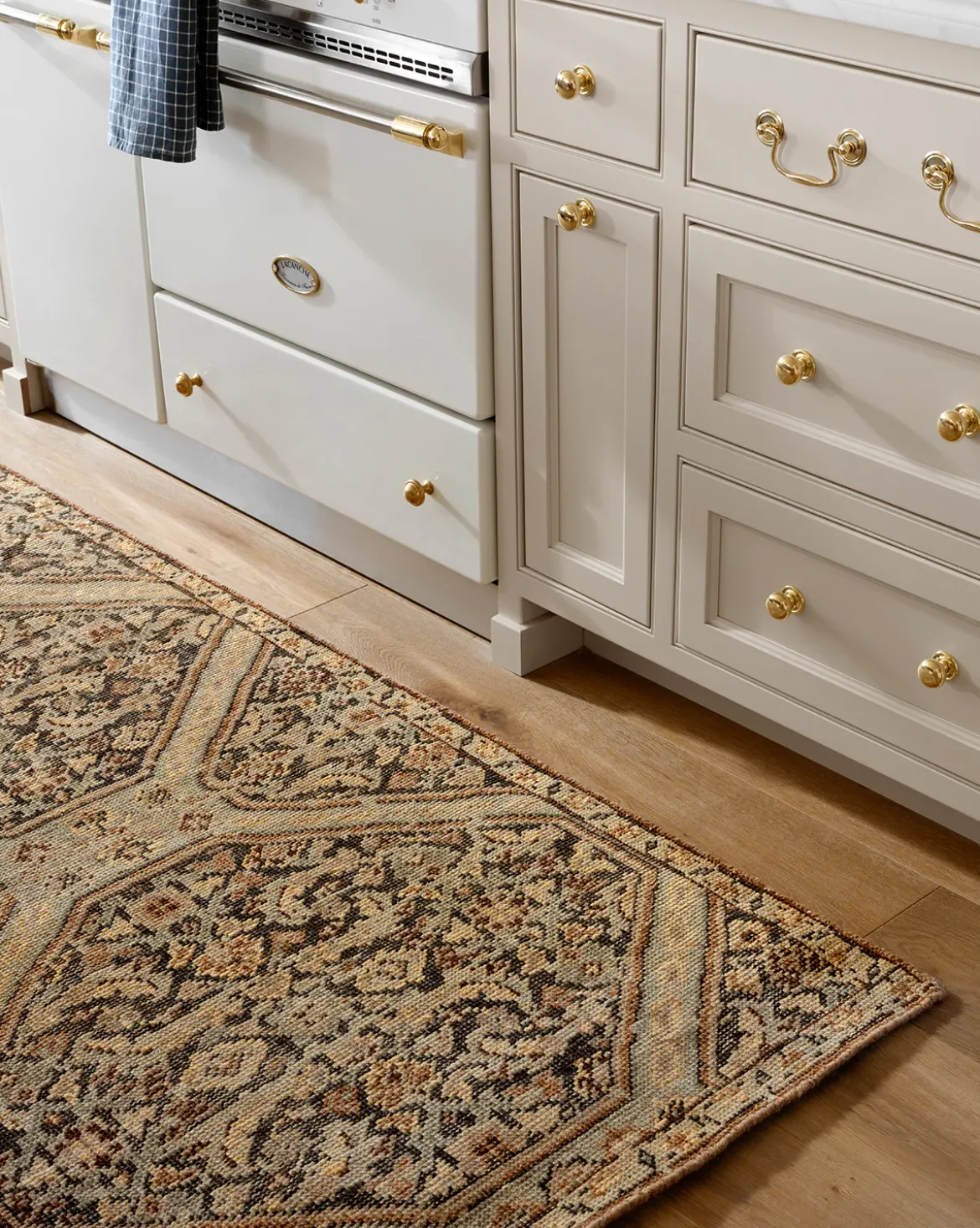 Sicilia Hand-Knotted Wool Rug