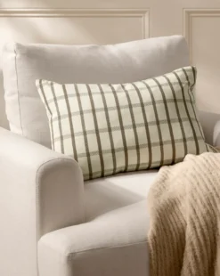 Thisbe Pillow
