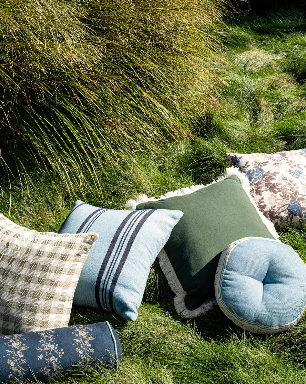 Wells Round Indoor/Outdoor Pillow
