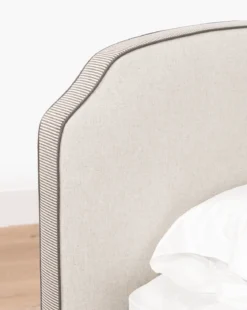 Willoughby Bed