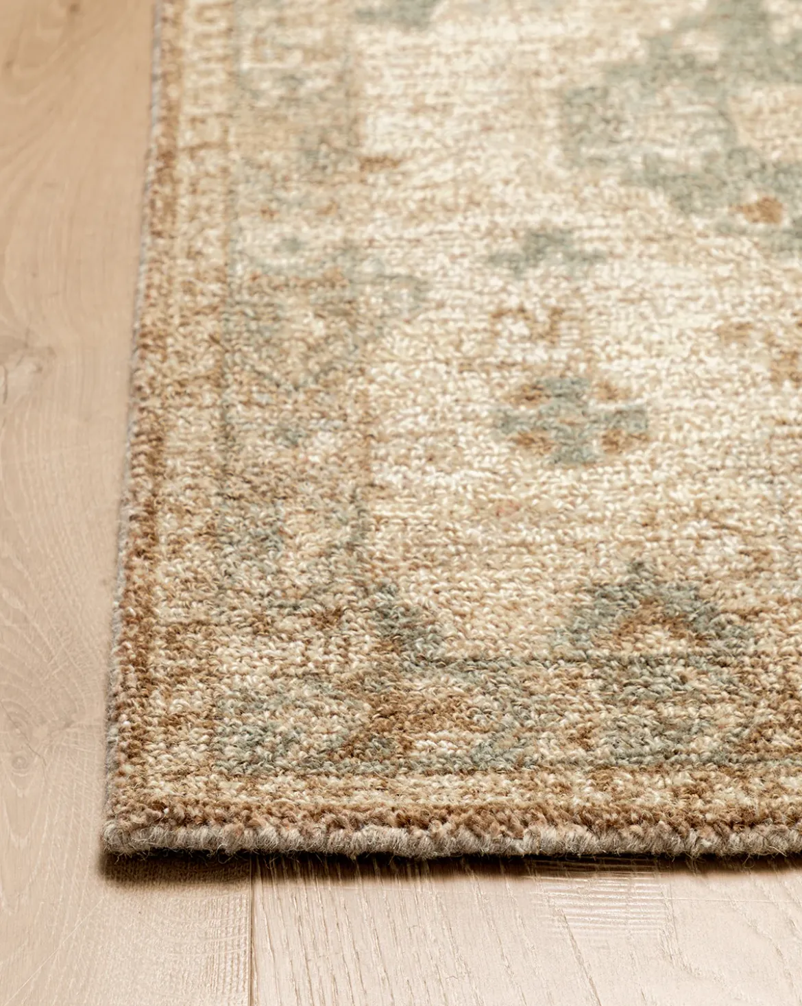 Wilshire Natural Hand-Tufted Wool Rug