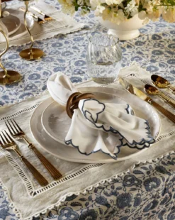 Wooden Interlocked Napkin Ring